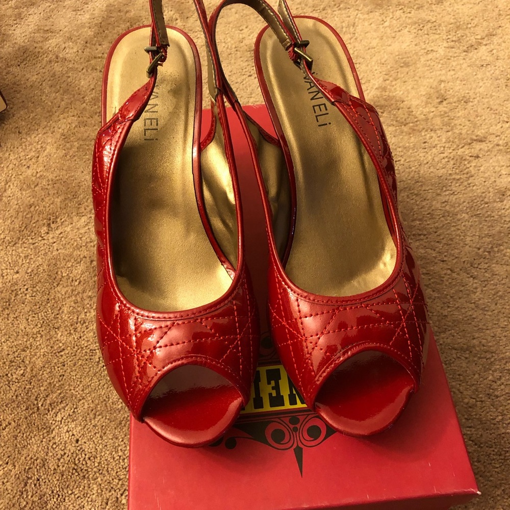 Cherry red wedges